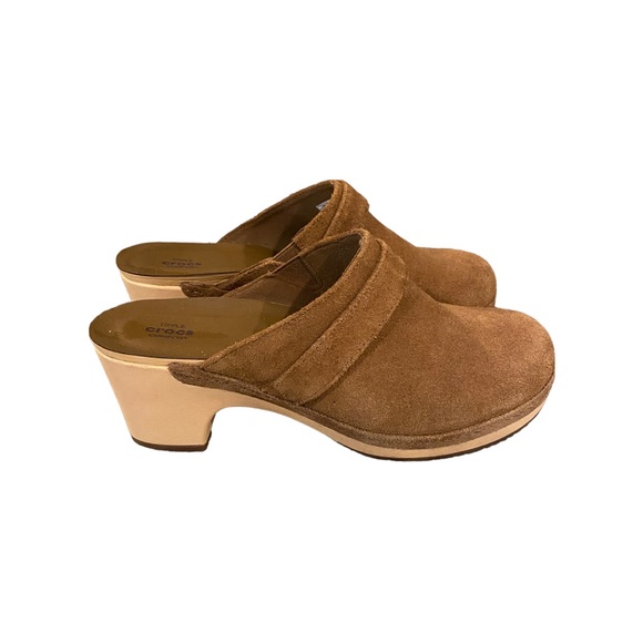 Crocs Sarah clogs size 7,  tan suede - Picture 4 of 9